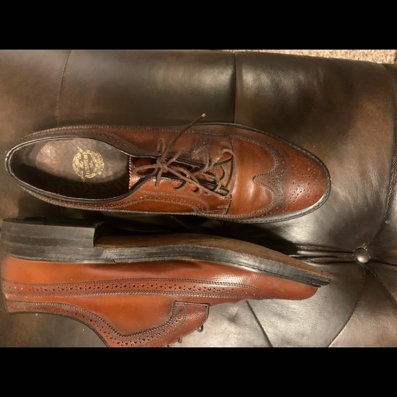 Classic Brogue Oxford Wingtips Brown Florsheim Leather Shoes. - Picture 3 of 6